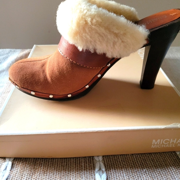 COPY - Michael Kors Shearling High Stepping Vintage Mules size 9 - Picture 1 of 9